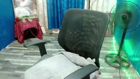 Snapshot of sweet_asian143 chatting on 10-13-25, 01:22 Chelsy online show from 10-13-25, 01:22