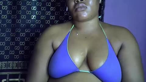 Snapshot of sweet_baby27 chatting on 10-15-25, 12:22 sweet baby online show from 10-15-25, 12:22
