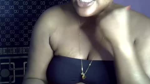 Snapshot of sweet_baby27 chatting on 10-24-25, 02:35 sweet baby online show from 10-24-25, 02:35