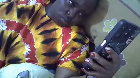 Snapshot of sweet_bela1 chatting on 09-09-25, 07:41 Queen online show from 09-09-25, 07:41