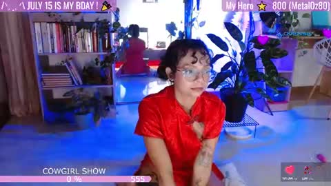 Snapshot of sweet_bluee chatting on 06-18-26, 12:22 Tutti online show from 06-18-26, 12:22