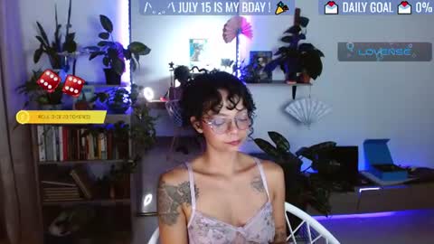 Snapshot of sweet_bluee chatting on 06-23-26, 12:30 Tutti online show from 06-23-26, 12:30