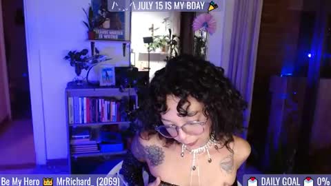 Snapshot of sweet_bluee chatting on 07-13-26, 11:51 Tutti online show from 07-13-26, 11:51