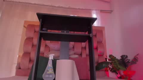 Snapshot of sweet_booty1 chatting on 09-29-25, 05:40 Chelsy online show from 09-29-25, 05:40