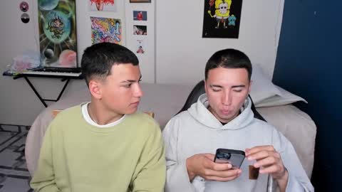 Snapshot of sweet_boys_xx chatting on 12-12-24, 04:32 CristianBrayan PVT OPEN online show from 12-12-24, 04:32