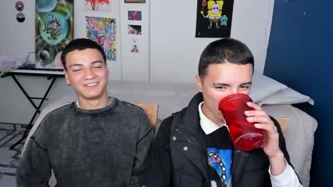 Snapshot of sweet_boys_xx chatting on 12-18-24, 08:31 CristianBrayan PVT OPEN online show from 12-18-24, 08:31