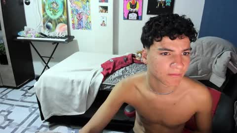 Snapshot of sweet_boys_xx chatting on 09-15-25, 03:39 CristianBrayan PVT OPEN online show from 09-15-25, 03:39