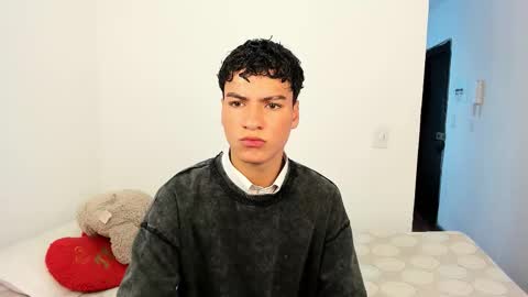 Snapshot of sweet_boys_xx chatting on 11-05-25, 11:54 CristianBrayan PVT OPEN online show from 11-05-25, 11:54