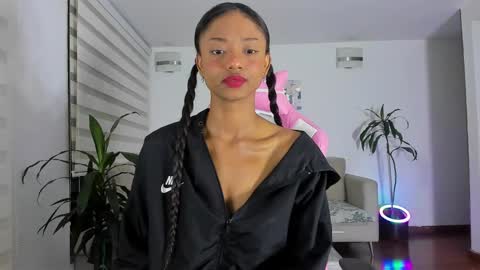 Snapshot of sweet_brunette88 chatting on 01-08-25, 01:00 sweet_brunette88 online show from 01-08-25, 01:00