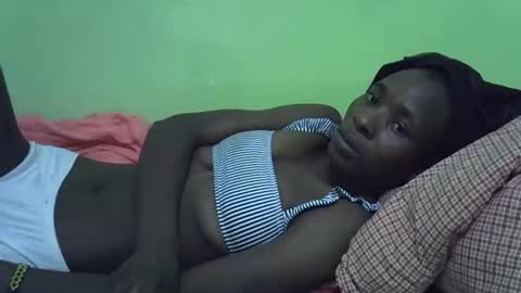 Snapshot of sweet_candie01 chatting on 09-28-25, 02:00 sweet_candie01 online show from 09-28-25, 02:00