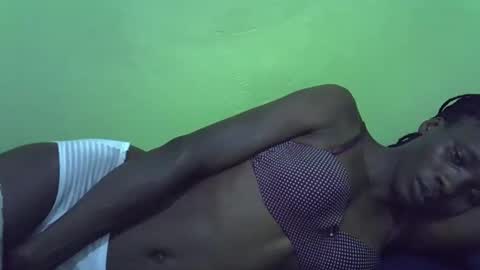 Snapshot of sweet_candie01 chatting on 10-25-25, 11:40 sweet_candie01 online show from 10-25-25, 11:40