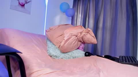 Snapshot of sweet_cinamon69 chatting on 05-11-26, 02:45 Canela online show from 05-11-26, 02:45
