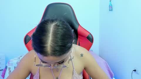 sweet_coral_ online show from 03-09-26, 10:30