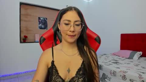 sweet_coral_ online show from 03-26-26, 09:04