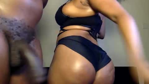 Snapshot of sweet_couples5 chatting on 10-21-25, 10:21 cutie cam0 online show from 10-21-25, 10:21