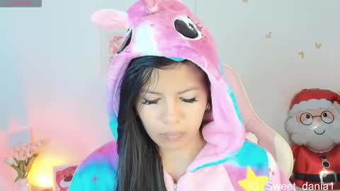 sweet_dania_ online show from 01-19-26, 04:16