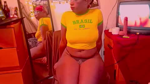 SweetDahlia online show from 12-15-25, 08:35