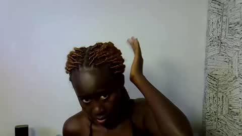 sweet_diva19 online show from 06-02-26, 10:45