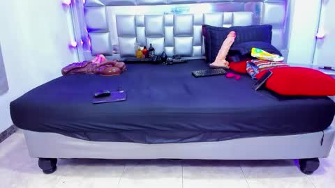 Snapshot of sweet_ebonyyx chatting on 09-12-25, 12:27 Sara online show from 09-12-25, 12:27