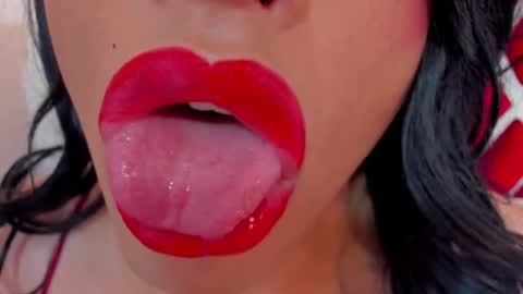 Snapshot of sweet_eliizabeth chatting on 05-04-26, 12:45 sweet_eliizabeth online show from 05-04-26, 12:45