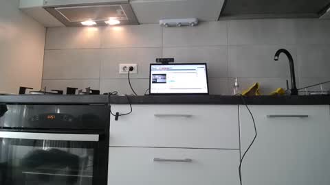 Snapshot of sweet_ella chatting on 01-20-25, 10:29 online show from 01-20-25, 10:29