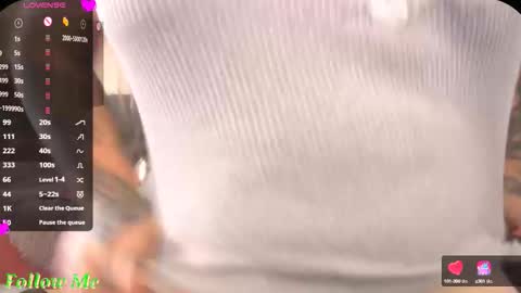 Snapshot of sweet_extasy chatting on 10-14-25, 10:27 Valeriia online show from 10-14-25, 10:27