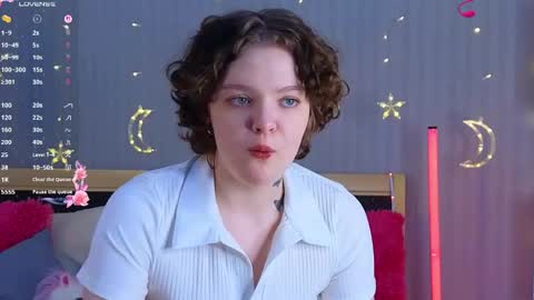 Snapshot of sweet_ferret chatting on 04-20-26, 11:57 Amely online show from 04-20-26, 11:57