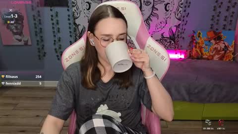 Alice online show from 09-25-25, 04:27