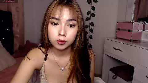 Snapshot of sweet_hannaah chatting on 06-16-26, 02:36 Hannah online show from 06-16-26, 02:36