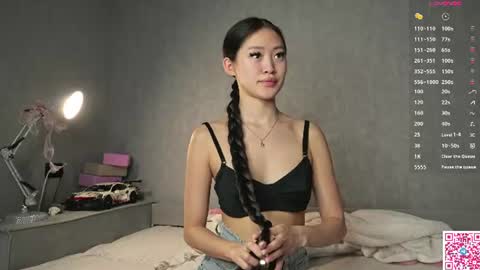 Snapshot of sweet_is_kim2 chatting on 07-09-26, 09:35 Kim online show from 07-09-26, 09:35