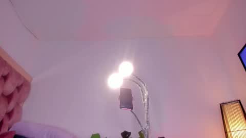 Snapshot of sweet_kahia chatting on 02-27-26, 04:23 Diana online show from 02-27-26, 04:23