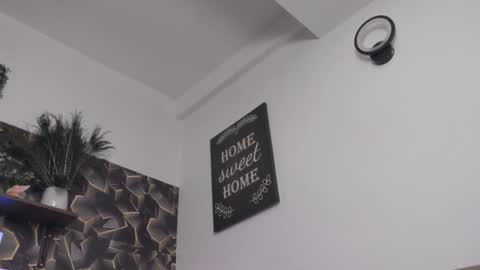 Snapshot of sweet_kitty2000 chatting on 02-06-25, 07:24 Alesy online show from 02-06-25, 07:24