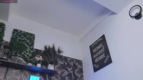 Snapshot of sweet_kitty2000 chatting on 02-28-25, 12:21 Alesy online show from 02-28-25, 12:21