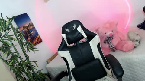 Snapshot of sweet_lady14 chatting on 03-11-25, 11:44 sweet_lady14 online show from 03-11-25, 11:44