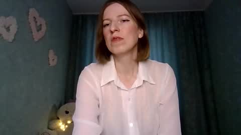 sweet_lilbunny online show from 09-17-25, 02:13