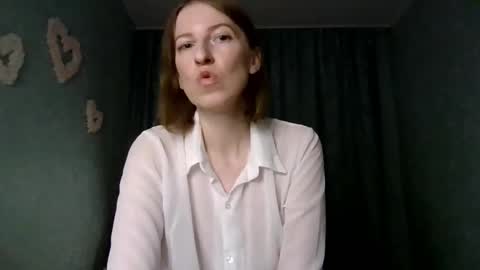 sweet_lilbunny online show from 10-18-25, 03:35