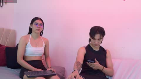 Mia online show from 05-12-26, 12:24