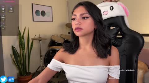 Snapshot of sweet_littleee chatting on 12-06-24, 10:30 free private online show from 12-06-24, 10:30