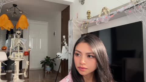 Snapshot of sweet_littleee chatting on 10-28-25, 09:17 free private online show from 10-28-25, 09:17