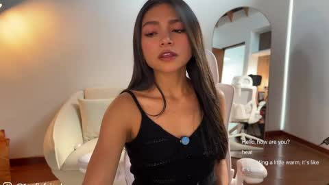 Snapshot of sweet_littleee chatting on 04-26-26, 06:49 free private online show from 04-26-26, 06:49