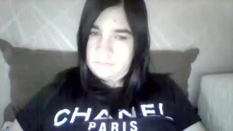 sweet_love2223 online show from 06-03-26, 06:38