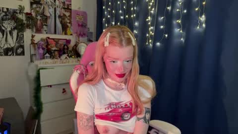 Snapshot of sweet_melissa133 chatting on 12-18-24, 04:17 Melissa. Join me on Fansly link in social medias online show from 12-18-24, 04:17