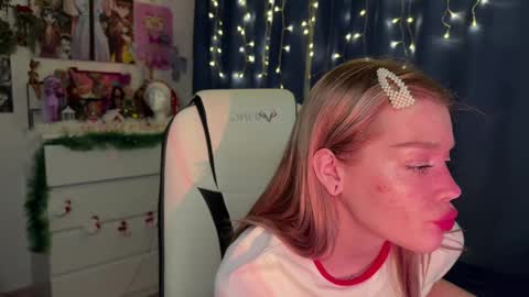 Snapshot of sweet_melissa133 chatting on 12-29-24, 10:14 Melissa. Join me on Fansly link in social medias online show from 12-29-24, 10:14