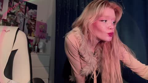 Snapshot of sweet_melissa133 chatting on 01-18-25, 10:39 Melissa. Join me on Fansly link in social medias online show from 01-18-25, 10:39