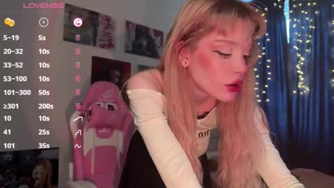 Snapshot of sweet_melissa133 chatting on 03-08-25, 05:49 Melissa. Join me on Fansly link in social medias online show from 03-08-25, 05:49