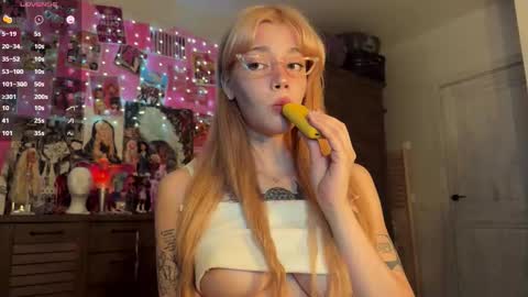 Snapshot of sweet_melissa133 chatting on 09-16-25, 06:14 Melissa. Join me on Fansly link in social medias online show from 09-16-25, 06:14