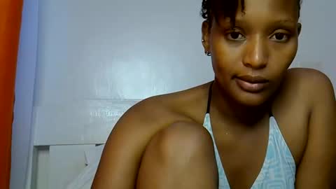 Snapshot of sweet_melod chatting on 05-21-26, 02:57 Linda online show from 05-21-26, 02:57