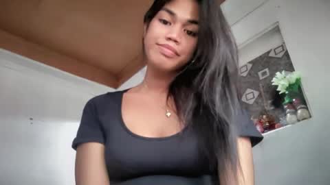Snapshot of sweet_melonxxx chatting on 05-19-26, 12:27 Melon online show from 05-19-26, 12:27
