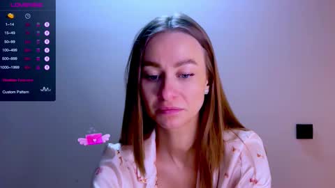 Mia online show from 12-14-25, 01:49