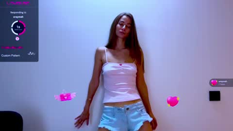 Mia online show from 07-06-26, 10:56